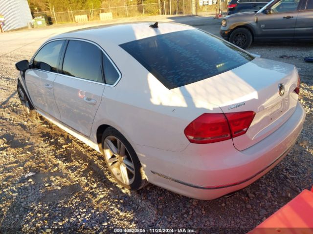 Photo 2 VIN: 1VWBS7A37FC100217 - VOLKSWAGEN PASSAT 