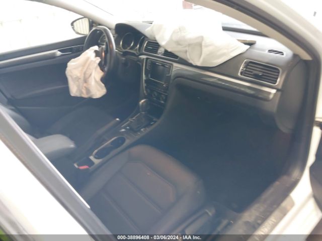 Photo 4 VIN: 1VWBS7A37GC065728 - VOLKSWAGEN PASSAT 