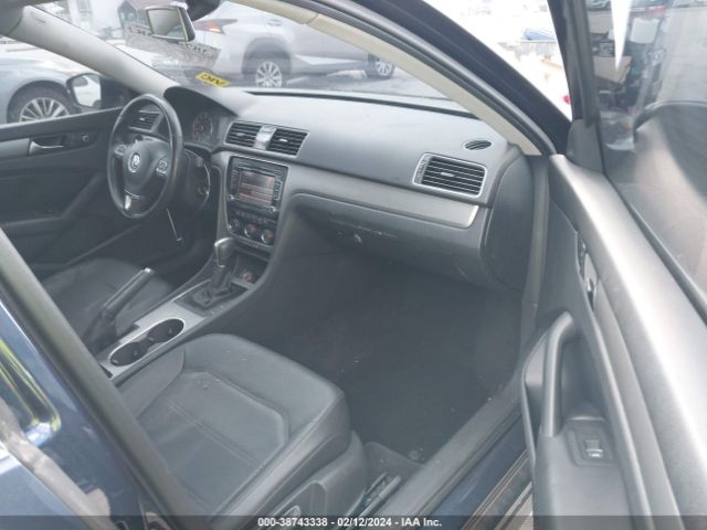 Photo 4 VIN: 1VWBS7A38EC049020 - VOLKSWAGEN PASSAT 