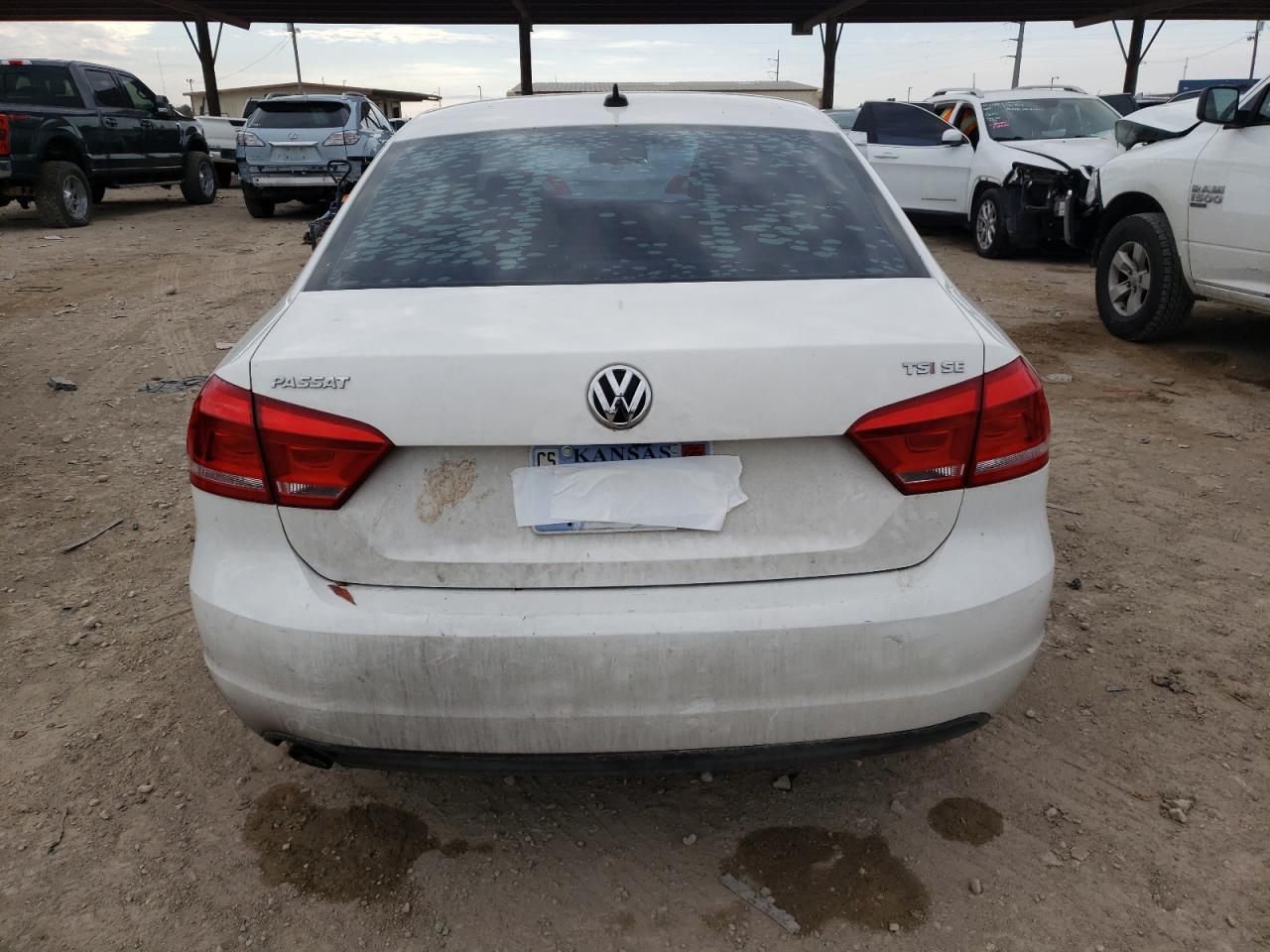 Photo 5 VIN: 1VWBS7A38EC103299 - VOLKSWAGEN PASSAT 