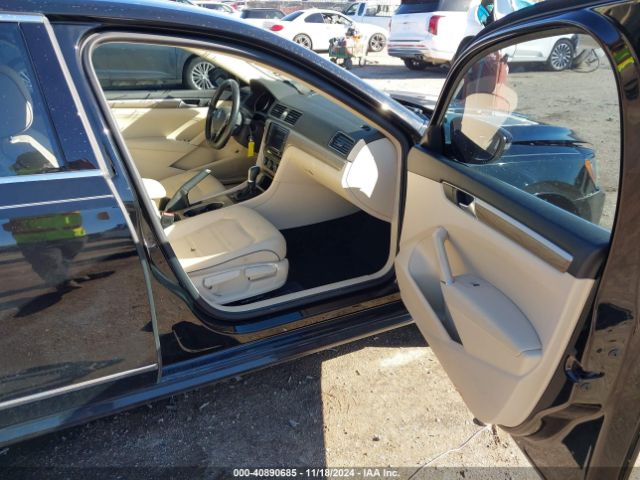 Photo 4 VIN: 1VWBS7A38GC038215 - VOLKSWAGEN PASSAT 