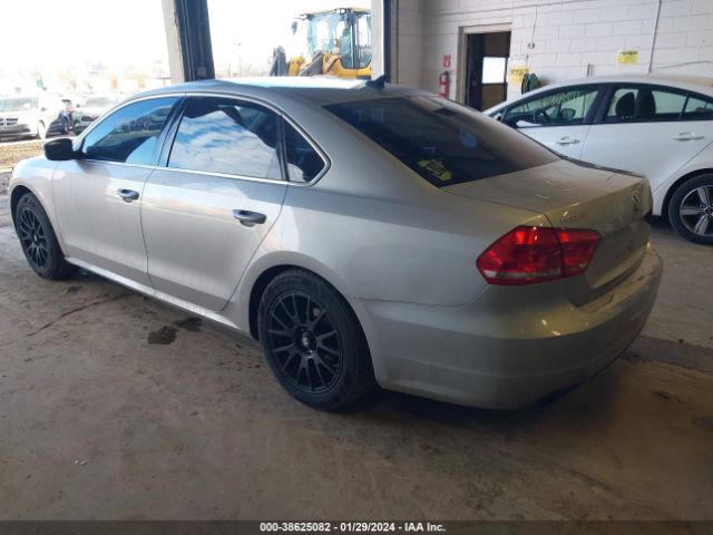 Photo 2 VIN: 1VWBS7A39EC052606 - VOLKSWAGEN PASSAT 