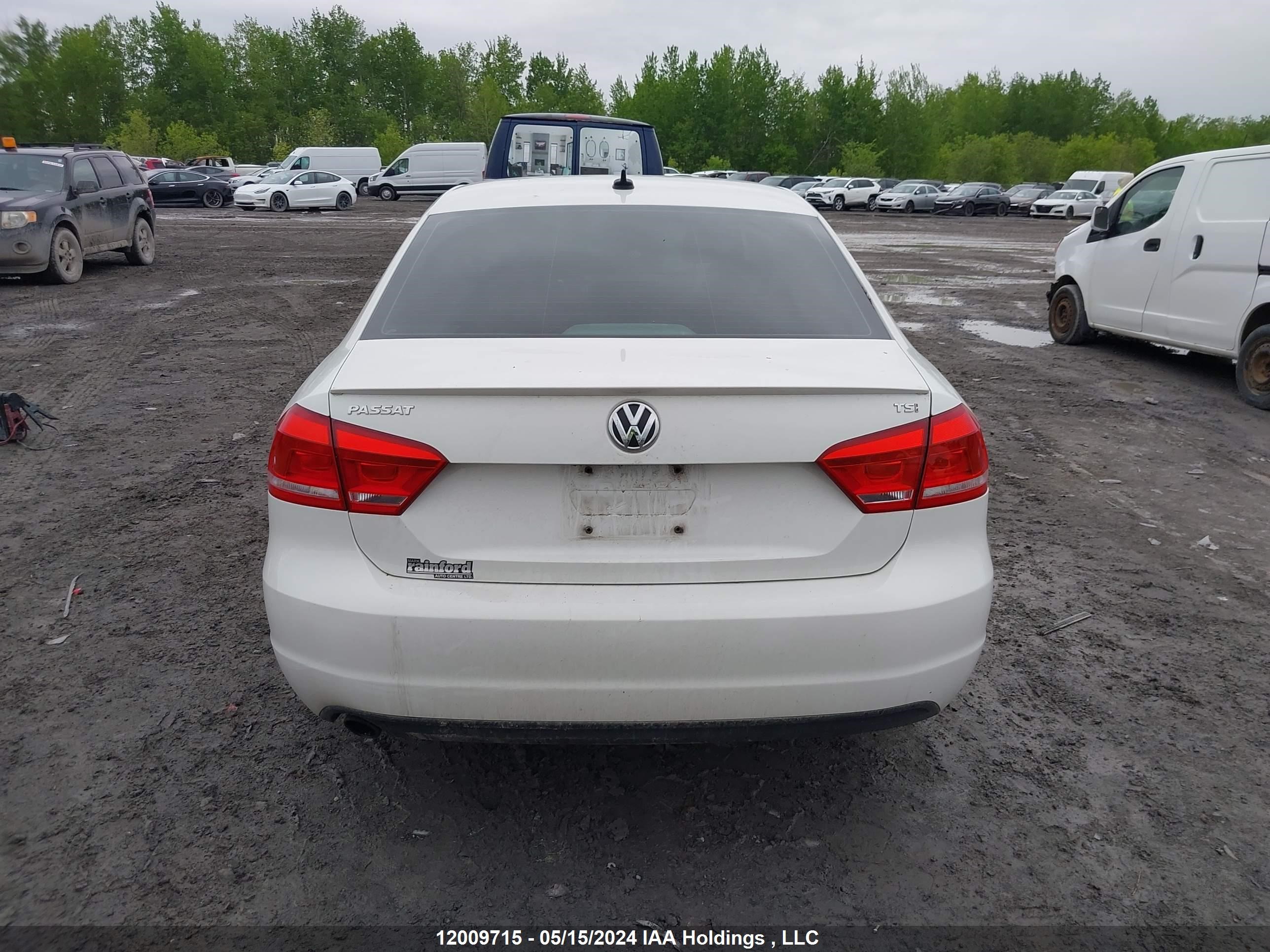 Photo 15 VIN: 1VWBS7A39EC060012 - VOLKSWAGEN PASSAT 