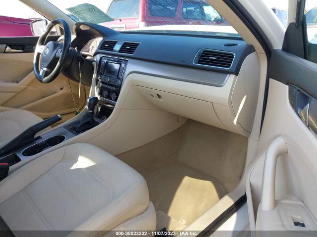 Photo 4 VIN: 1VWBS7A39EC065145 - VOLKSWAGEN PASSAT 