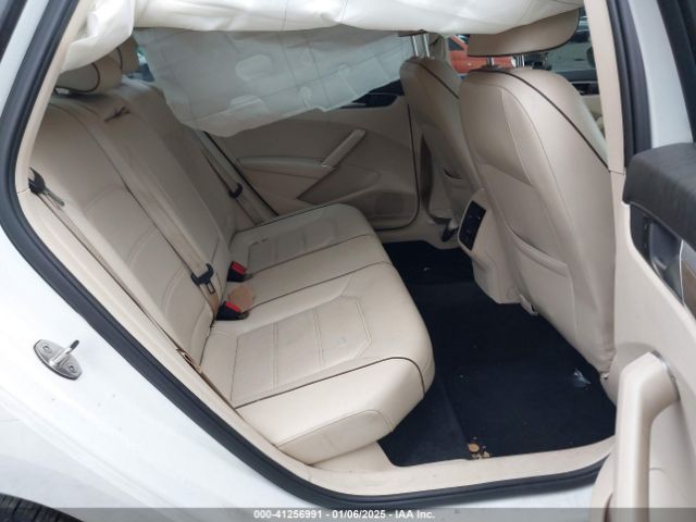Photo 7 VIN: 1VWBS7A39GC013985 - VOLKSWAGEN PASSAT 