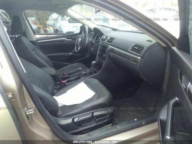 Photo 4 VIN: 1VWBS7A3XGC014840 - VOLKSWAGEN PASSAT 