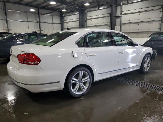 Photo 2 VIN: 1VWBT7A30FC010999 - VOLKSWAGEN PASSAT 