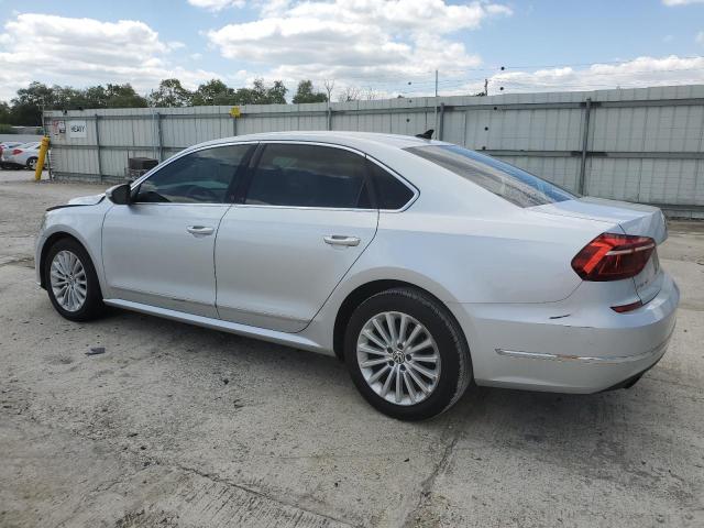 Photo 1 VIN: 1VWBT7A30HC017650 - VOLKSWAGEN PASSAT 