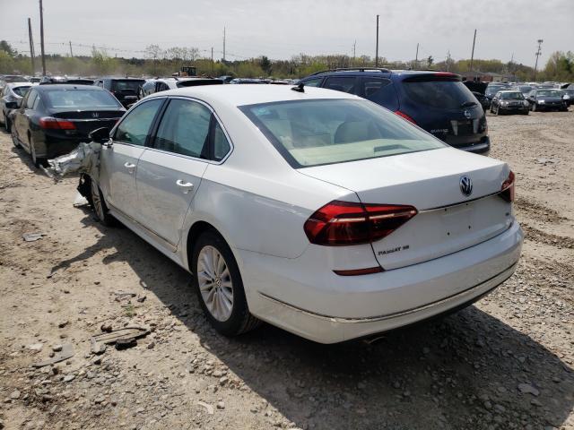 Photo 2 VIN: 1VWBT7A30HC069893 - VOLKSWAGEN PASSAT 