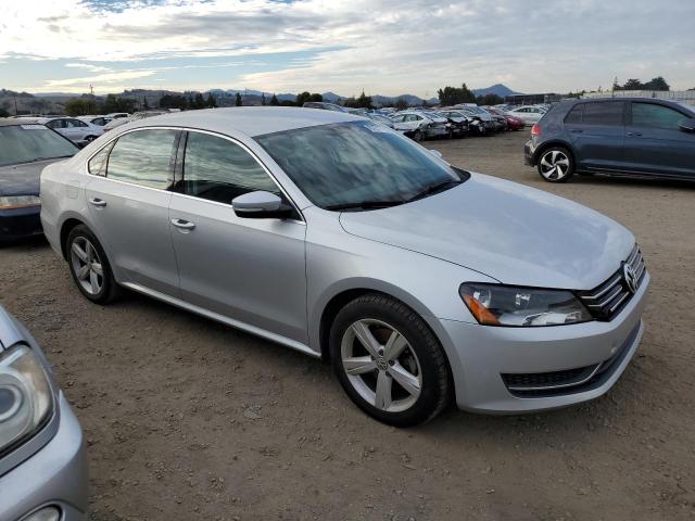 Photo 3 VIN: 1VWBT7A31FC004158 - VOLKSWAGEN PASSAT 