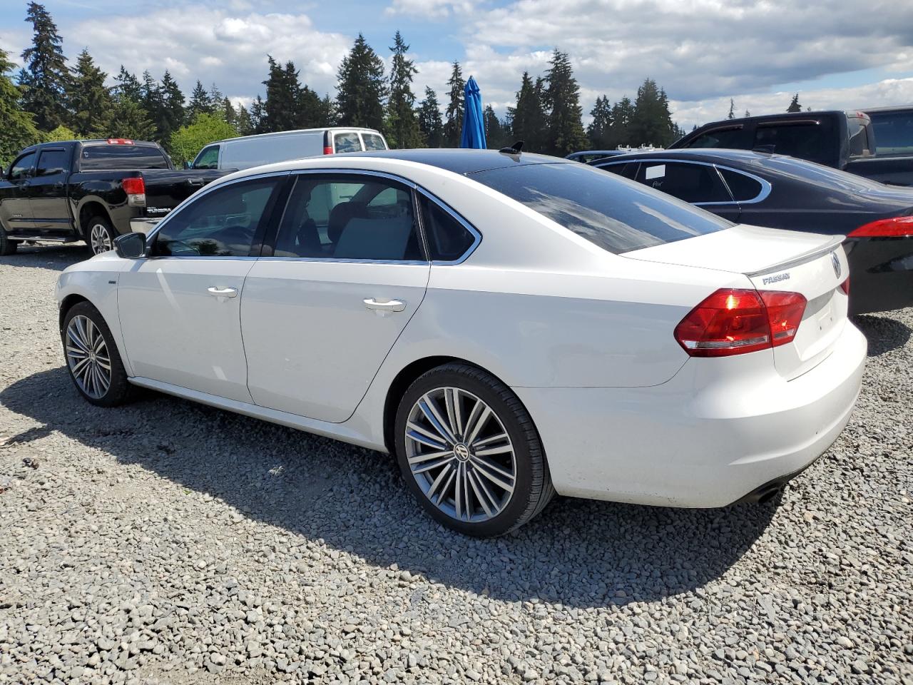 Photo 1 VIN: 1VWBT7A31FC013202 - VOLKSWAGEN PASSAT 