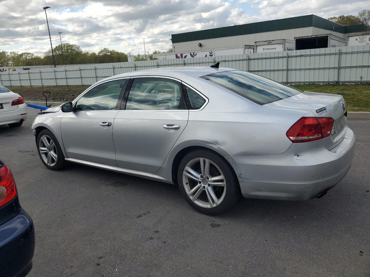 Photo 1 VIN: 1VWBT7A32EC033215 - VOLKSWAGEN PASSAT 