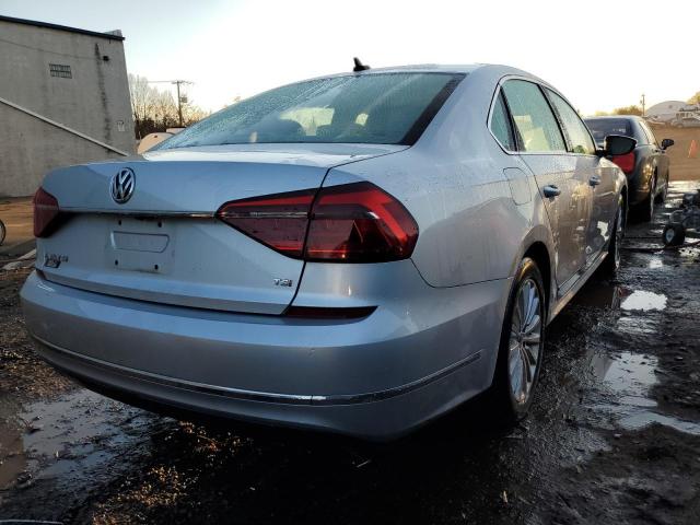 Photo 2 VIN: 1VWBT7A32HC001563 - VOLKSWAGEN PASSAT 