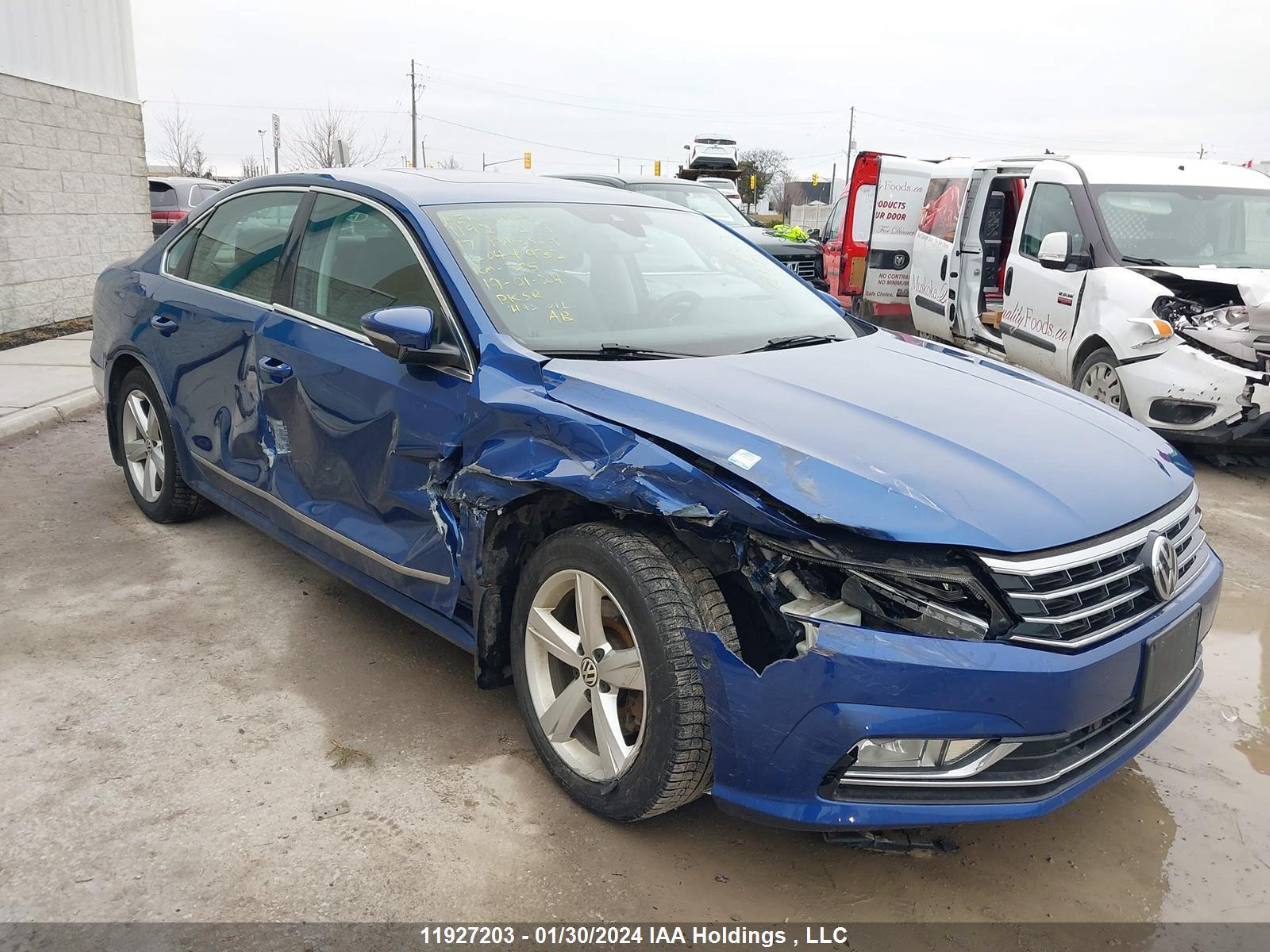 Photo 0 VIN: 1VWBT7A32HC044932 - VOLKSWAGEN PASSAT 