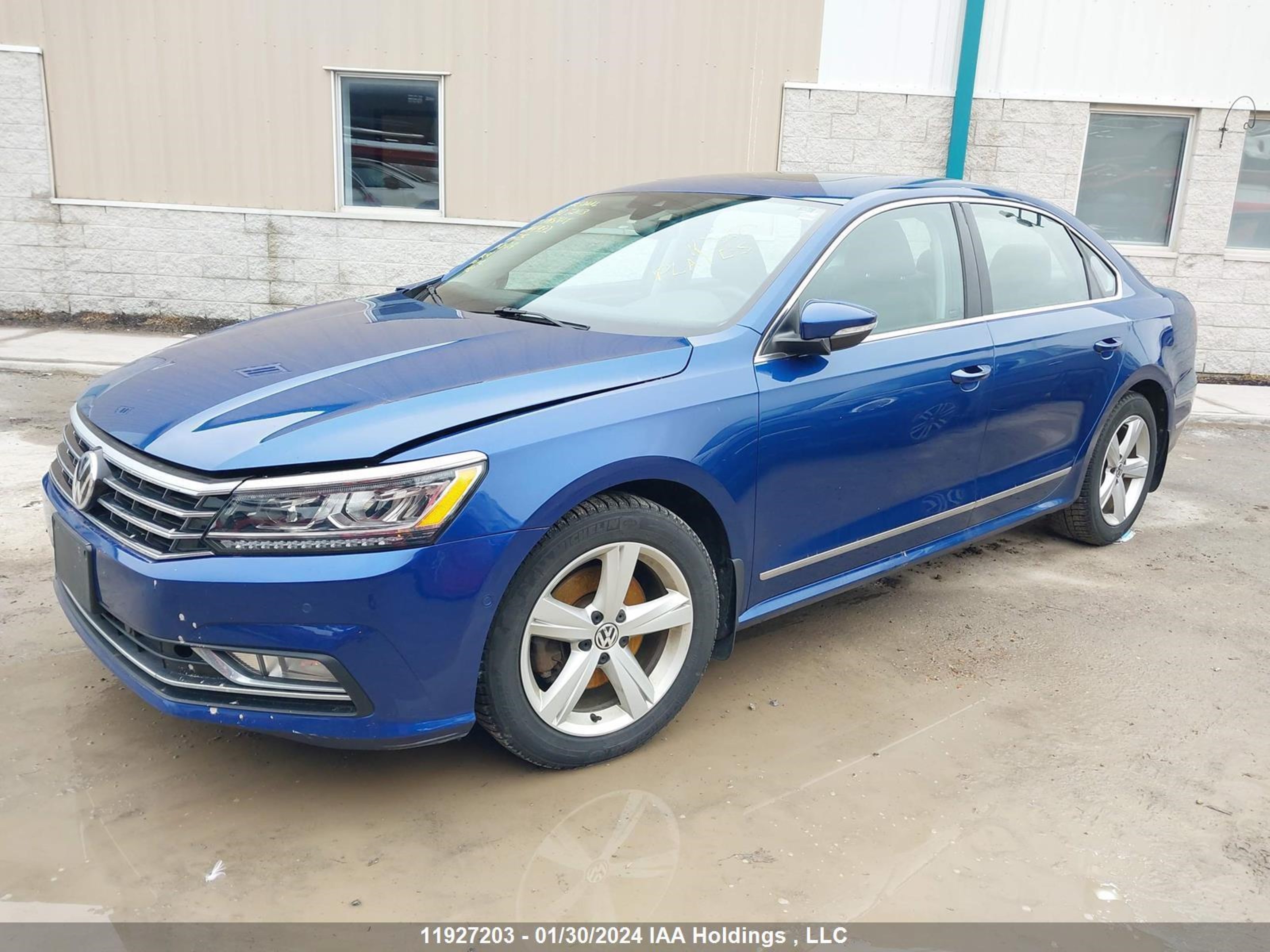 Photo 1 VIN: 1VWBT7A32HC044932 - VOLKSWAGEN PASSAT 