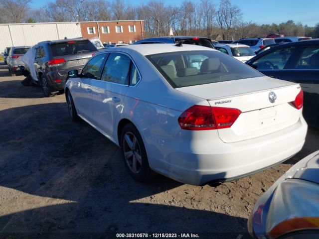 Photo 2 VIN: 1VWBT7A33EC030789 - VOLKSWAGEN PASSAT 