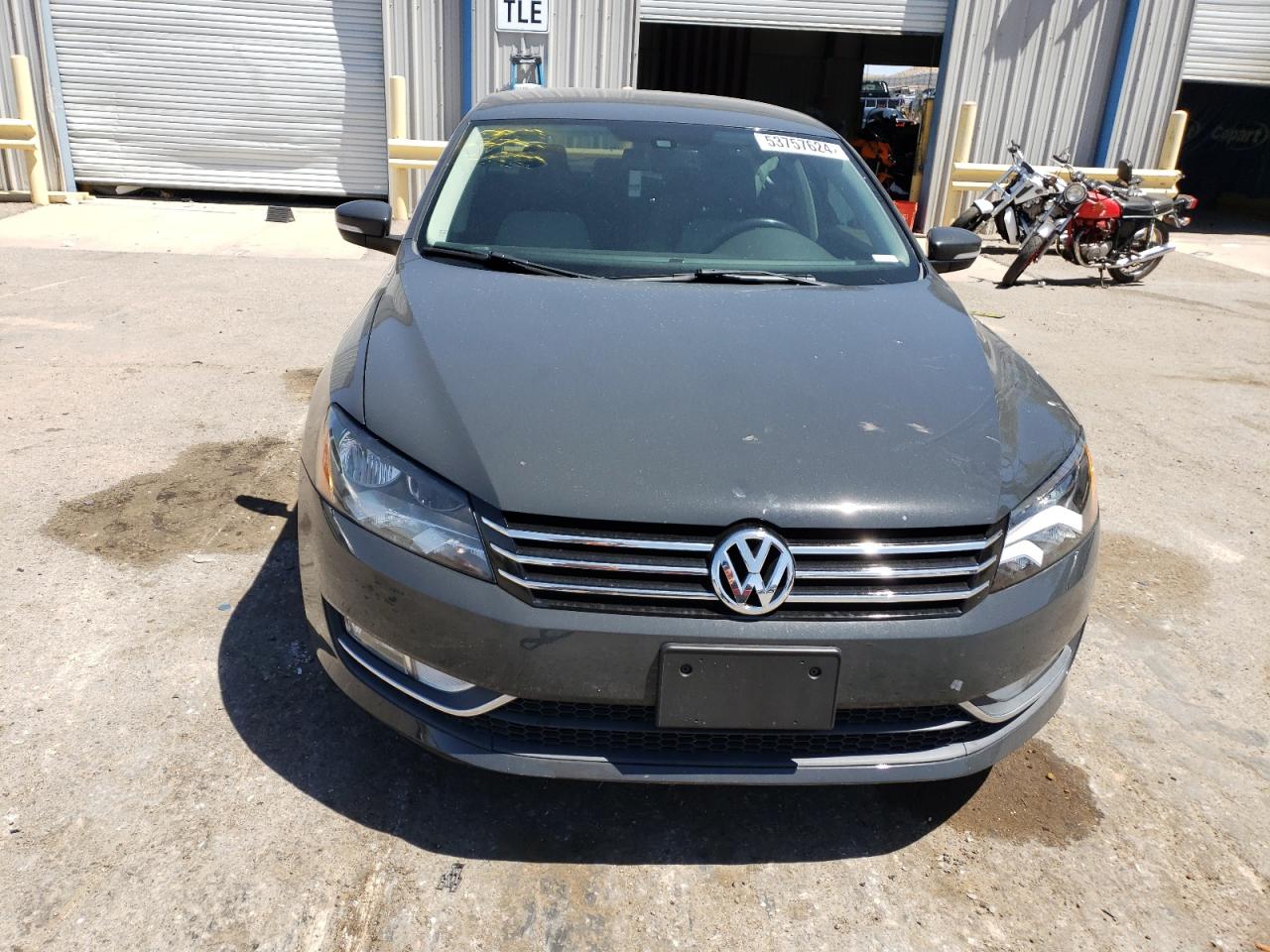 Photo 4 VIN: 1VWBT7A33EC119570 - VOLKSWAGEN PASSAT 