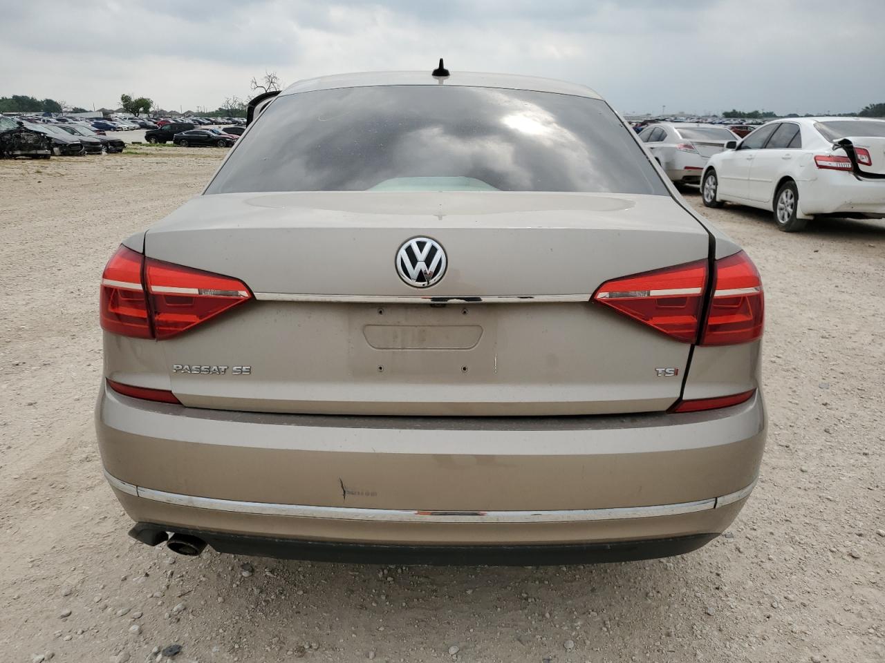 Photo 5 VIN: 1VWBT7A33GC037177 - VOLKSWAGEN PASSAT 