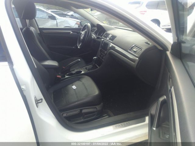 Photo 4 VIN: 1VWBT7A33GC070177 - VOLKSWAGEN PASSAT 