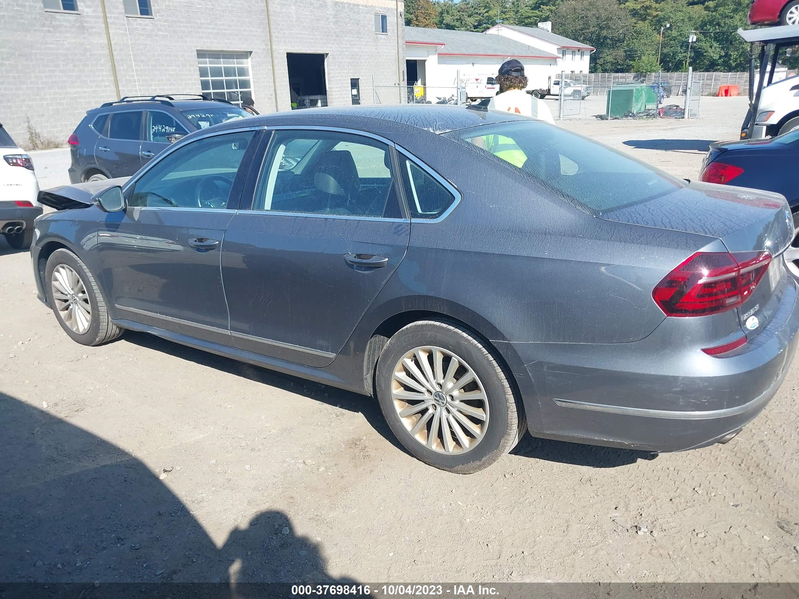 Photo 13 VIN: 1VWBT7A33HC075557 - VOLKSWAGEN PASSAT 