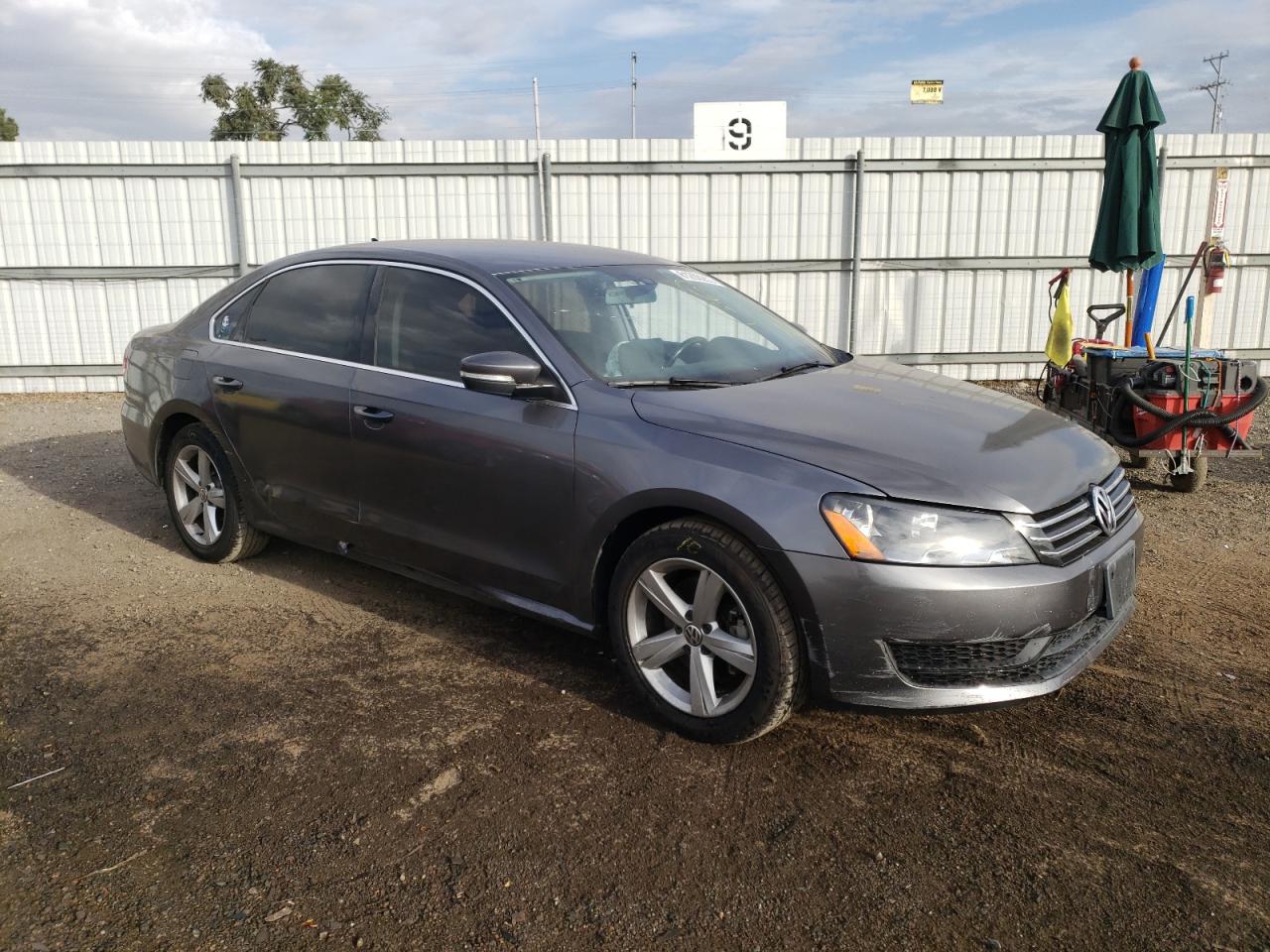 Photo 3 VIN: 1VWBT7A34FC030351 - VOLKSWAGEN PASSAT 