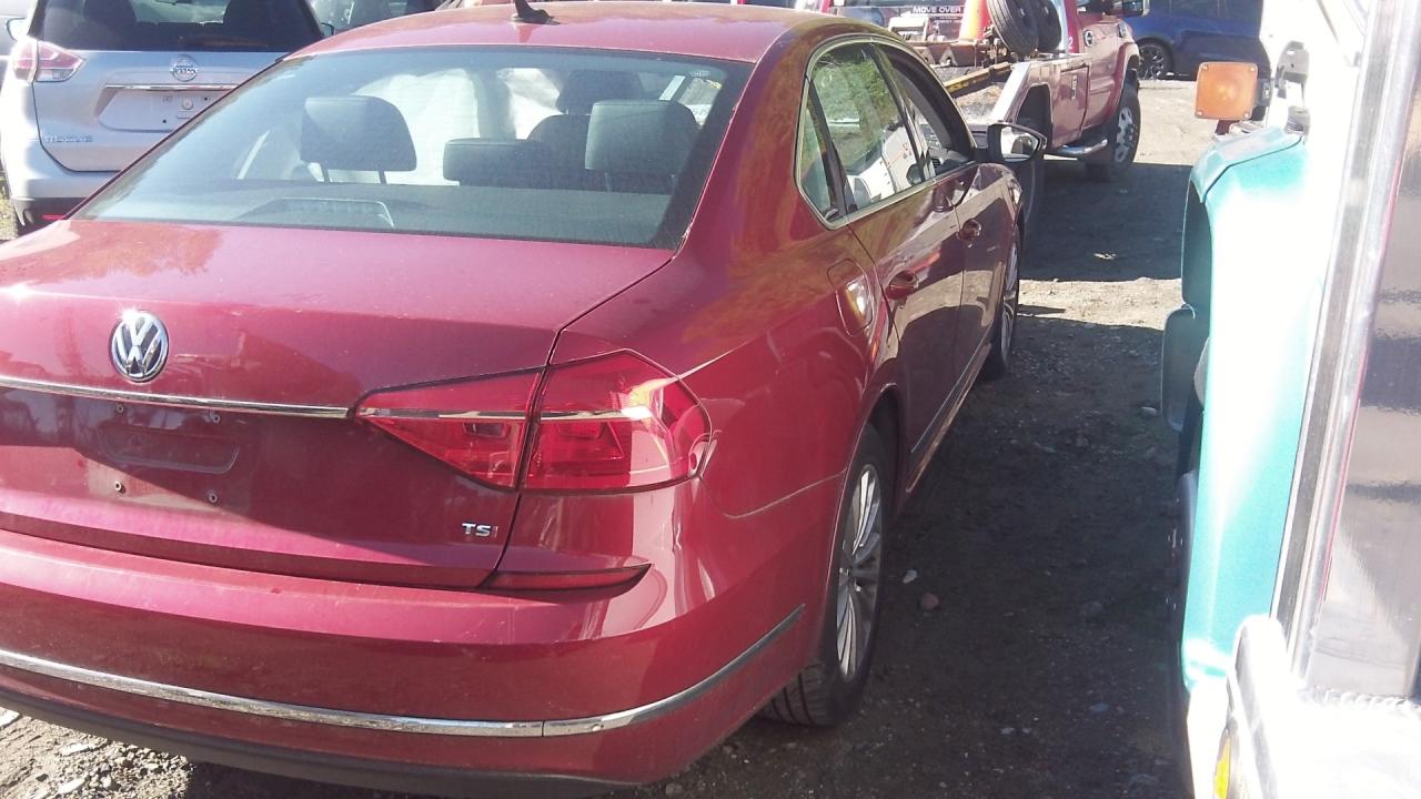 Photo 2 VIN: 1VWBT7A35GC047760 - VOLKSWAGEN PASSAT 