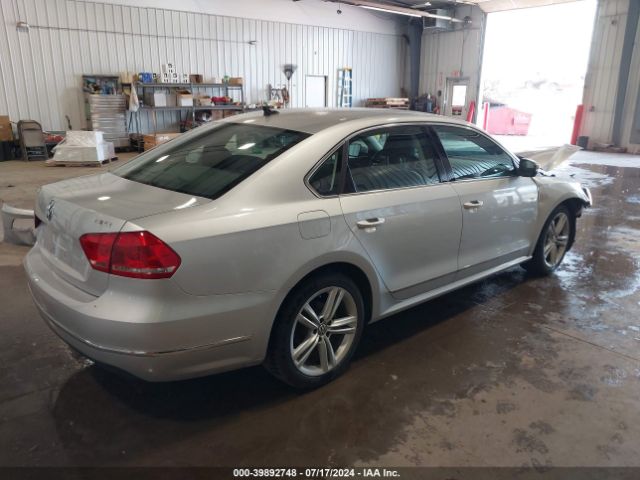 Photo 3 VIN: 1VWBT7A36FC043182 - VOLKSWAGEN PASSAT 