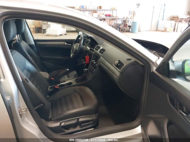 Photo 4 VIN: 1VWBT7A36FC043182 - VOLKSWAGEN PASSAT 