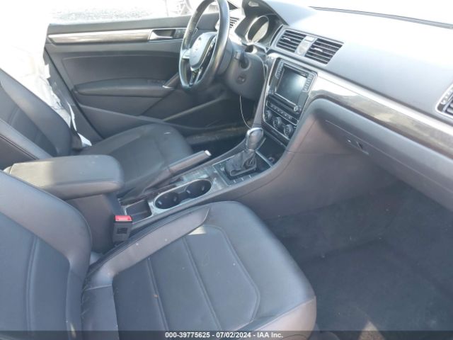 Photo 4 VIN: 1VWBT7A36HC064732 - VOLKSWAGEN PASSAT 