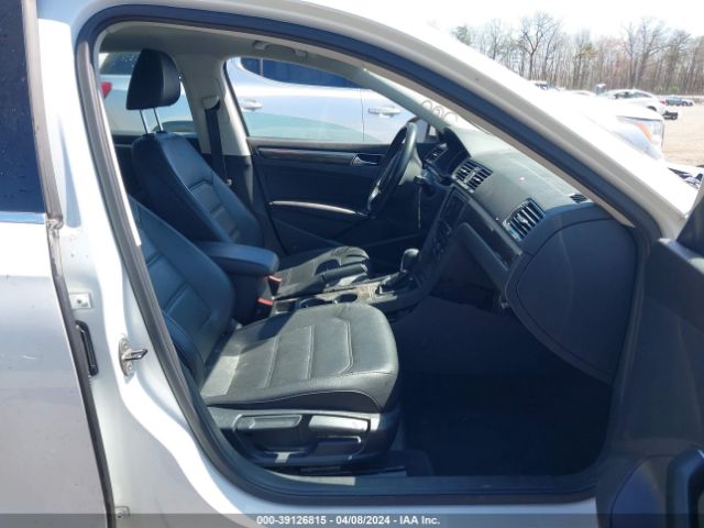 Photo 4 VIN: 1VWBT7A37HC030542 - VOLKSWAGEN PASSAT 