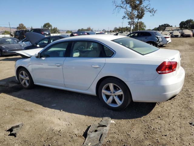 Photo 1 VIN: 1VWBT7A38EC087747 - VOLKSWAGEN PASSAT SE 