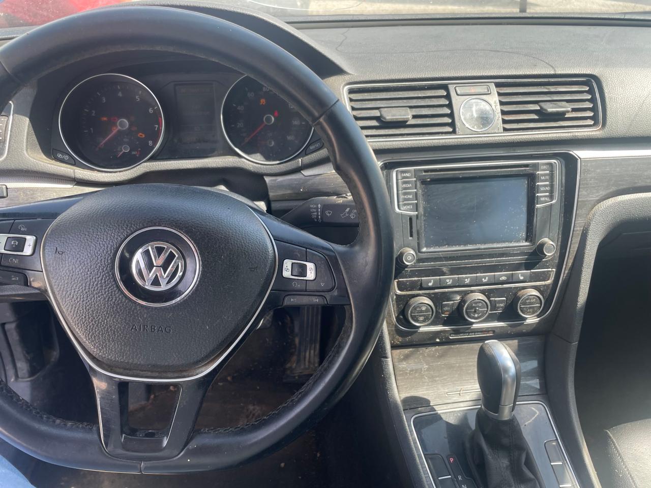 Photo 8 VIN: 1VWBT7A38GC010816 - VOLKSWAGEN PASSAT 