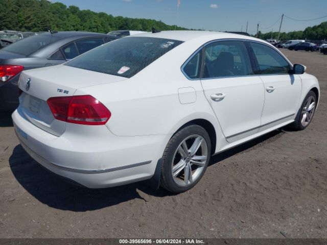 Photo 3 VIN: 1VWBT7A39FC072384 - VOLKSWAGEN PASSAT 