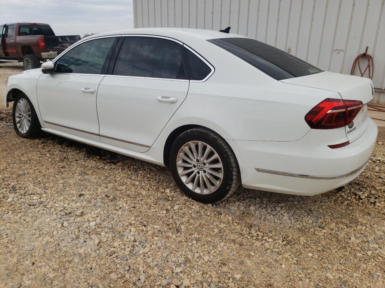 Photo 1 VIN: 1VWBT7A39HC026797 - VOLKSWAGEN PASSAT 