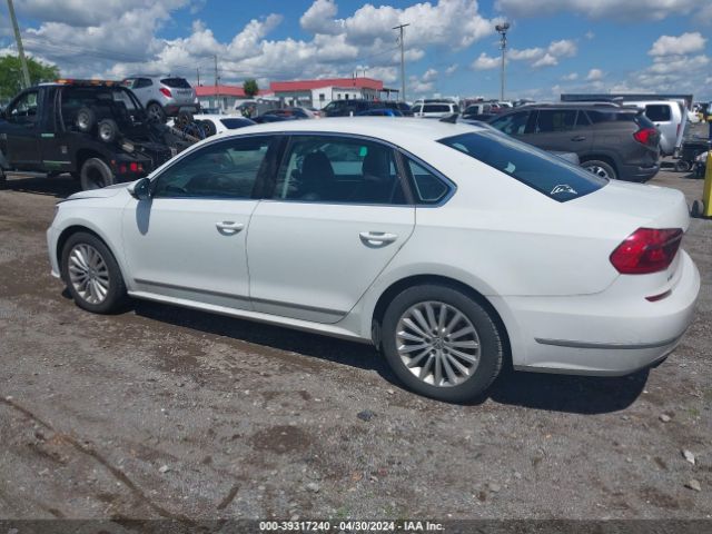 Photo 2 VIN: 1VWBT7A3XGC031957 - VOLKSWAGEN PASSAT 