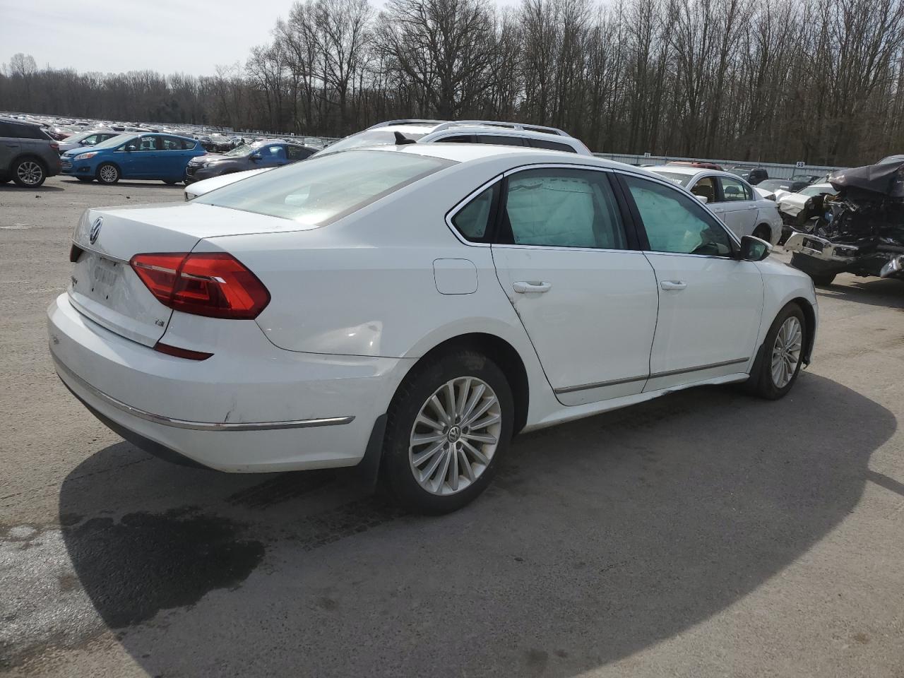 Photo 2 VIN: 1VWBT7A3XGC063405 - VOLKSWAGEN PASSAT 