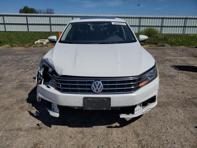 Photo 4 VIN: 1VWBT7A3XHC010799 - VOLKSWAGEN PASSAT 