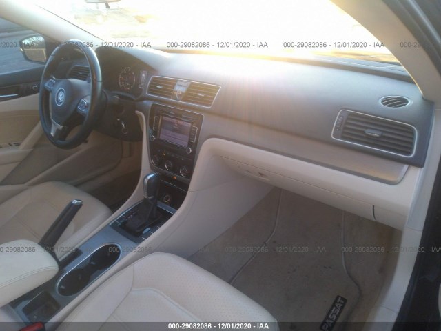 Photo 4 VIN: 1VWBV7A30FC041244 - VOLKSWAGEN PASSAT 