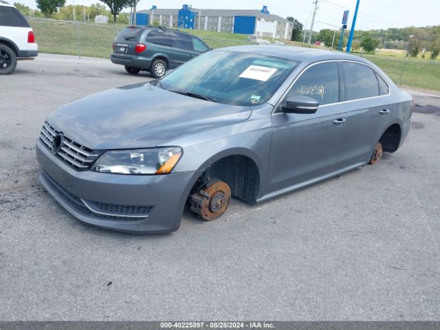 Photo 1 VIN: 1VWBV7A30FC044323 - VOLKSWAGEN PASSAT 