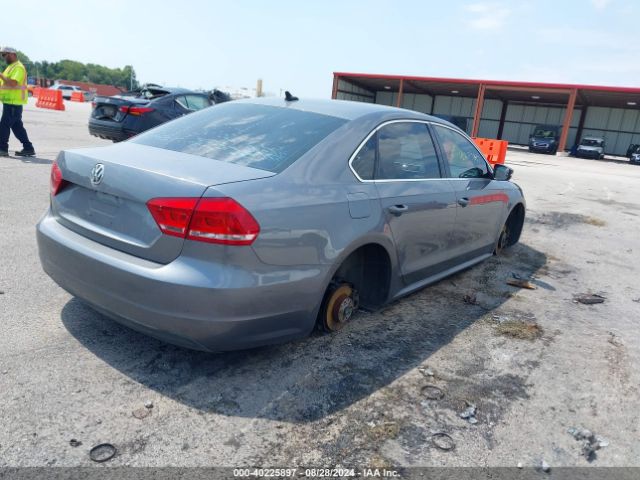 Photo 3 VIN: 1VWBV7A30FC044323 - VOLKSWAGEN PASSAT 