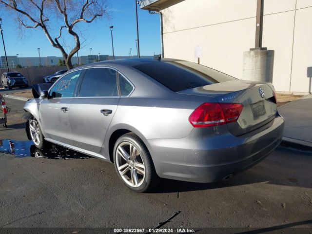 Photo 2 VIN: 1VWBV7A32FC014496 - VOLKSWAGEN PASSAT 