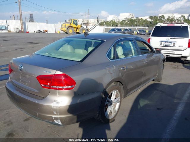 Photo 3 VIN: 1VWBV7A32FC020119 - VOLKSWAGEN PASSAT 