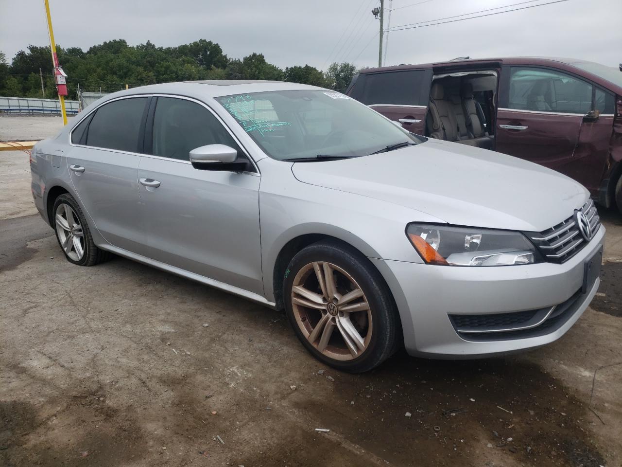 Photo 3 VIN: 1VWBV7A34FC020350 - VOLKSWAGEN PASSAT 