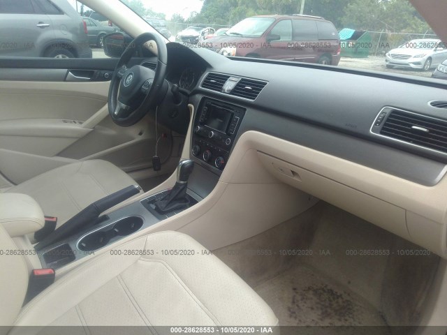 Photo 4 VIN: 1VWBV7A34FC063439 - VOLKSWAGEN PASSAT 