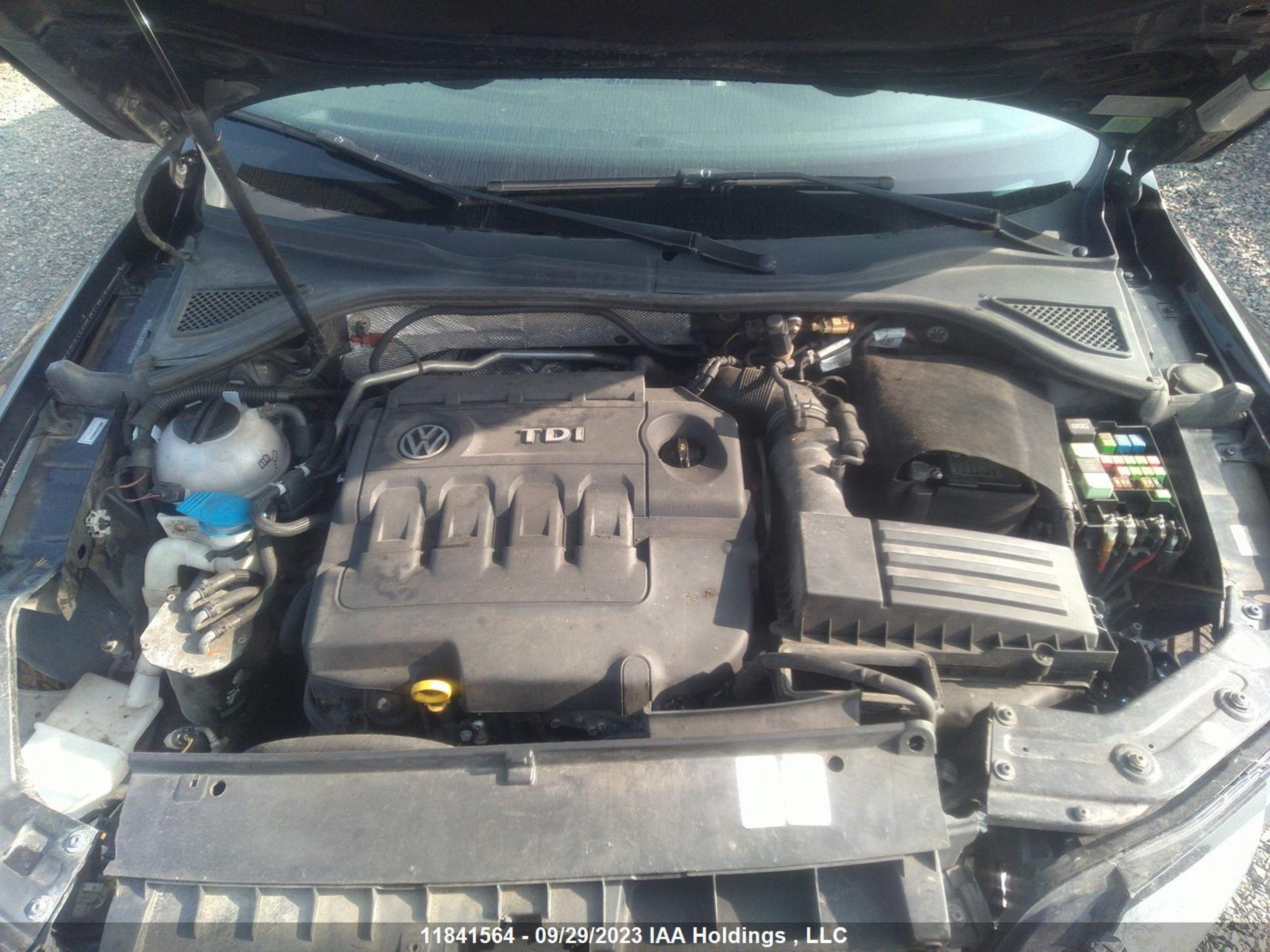 Photo 9 VIN: 1VWBV7A35FC041580 - VOLKSWAGEN PASSAT 