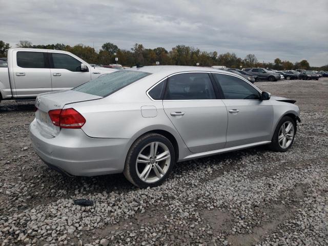 Photo 2 VIN: 1VWBV7A38FC080728 - VOLKSWAGEN PASSAT SE 