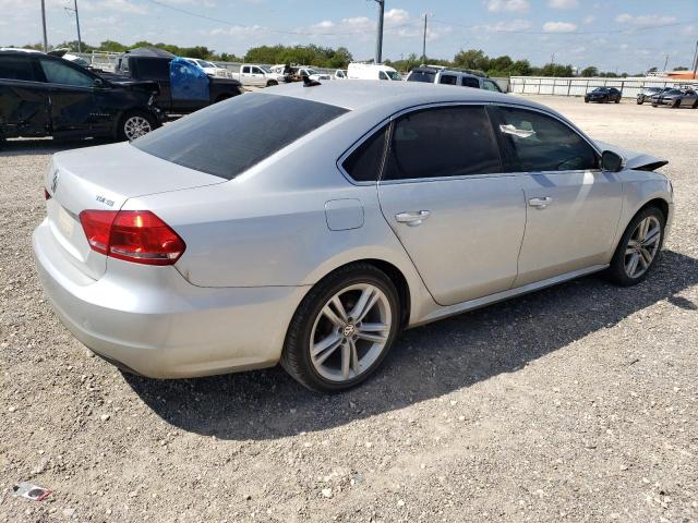 Photo 2 VIN: 1VWBV7A3XFC062828 - VOLKSWAGEN PASSAT 