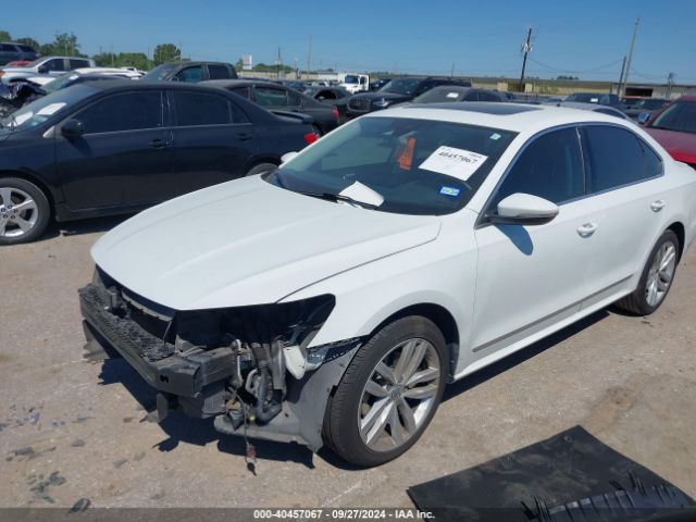 Photo 1 VIN: 1VWCA7A35JC004330 - VOLKSWAGEN PASSAT 