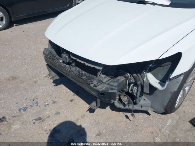 Photo 5 VIN: 1VWCA7A35JC004330 - VOLKSWAGEN PASSAT 