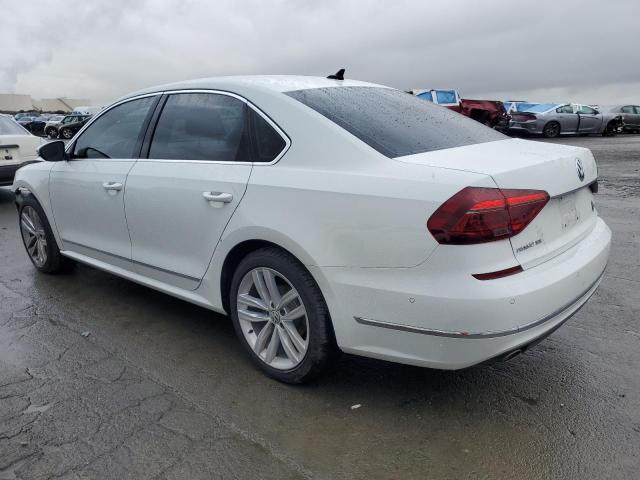 Photo 1 VIN: 1VWCA7A35JC011617 - VOLKSWAGEN PASSAT 